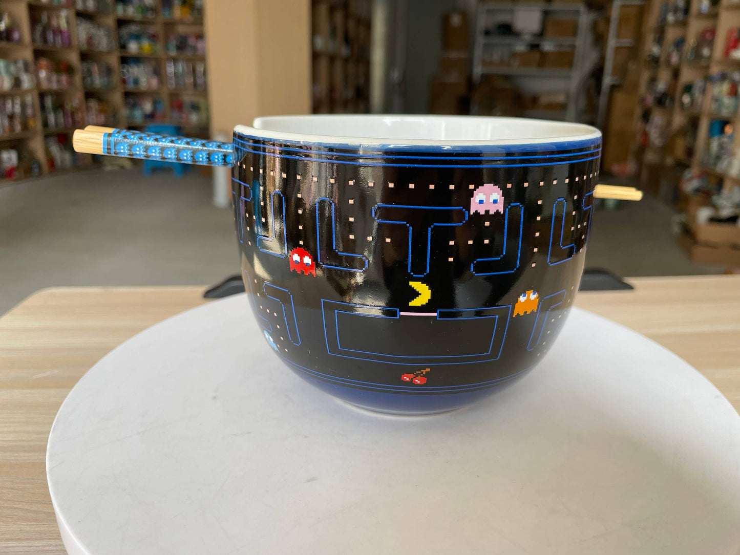 Pacman Game Screen 20oz Ceramic Ramen Bowl with Chopsticks