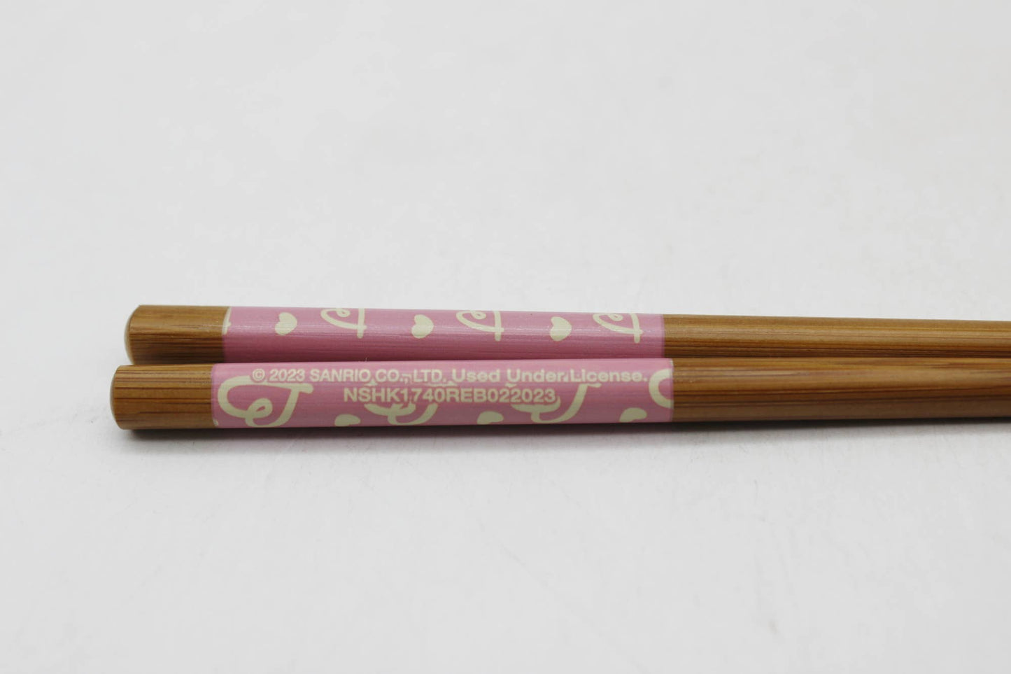 Hello Kitty Apples & Cinnamon with Spoon and Chopsticks 20oz Ceramic Ramen Bowl