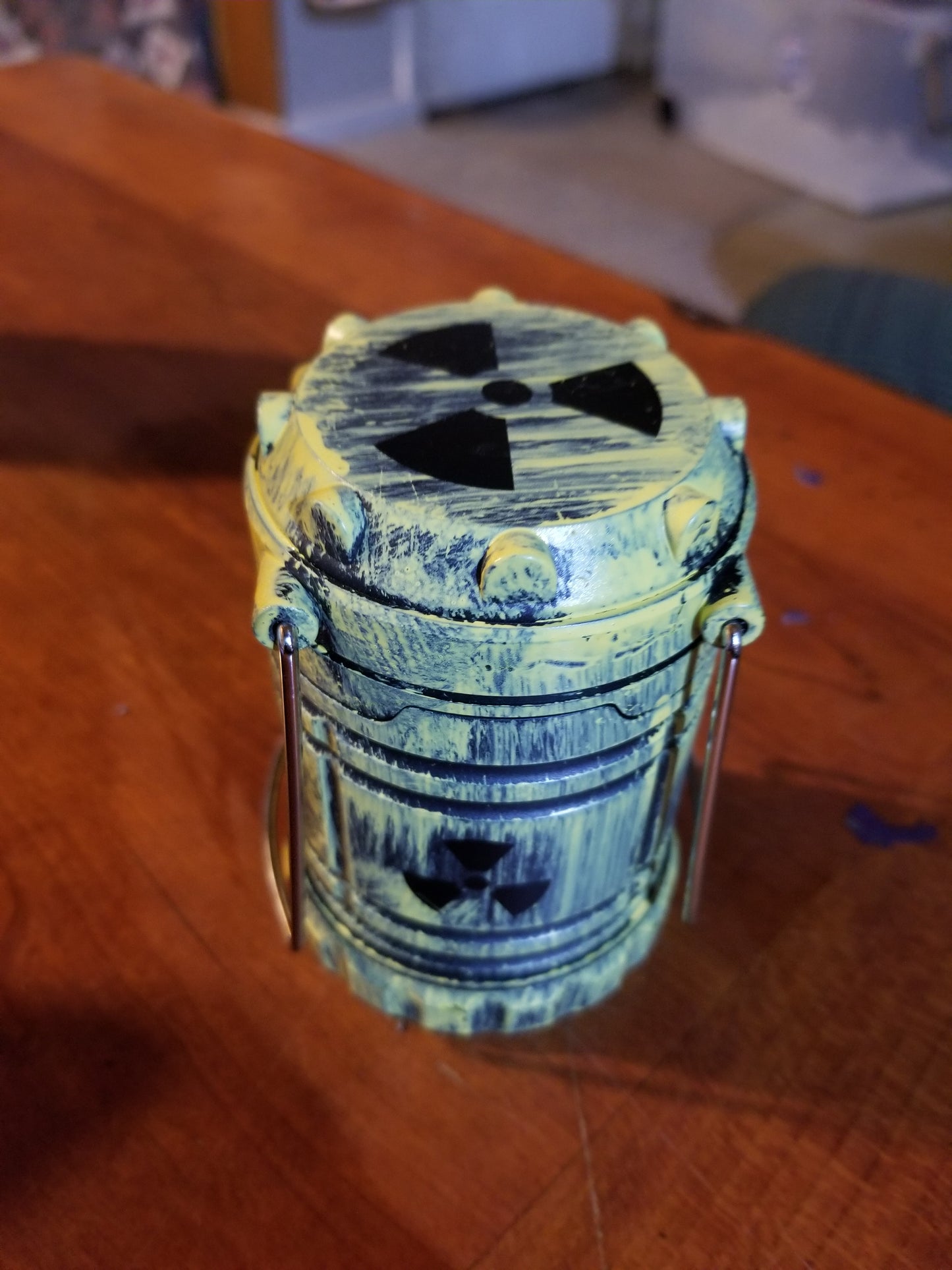 Radioactive Collapsible Lamp Light