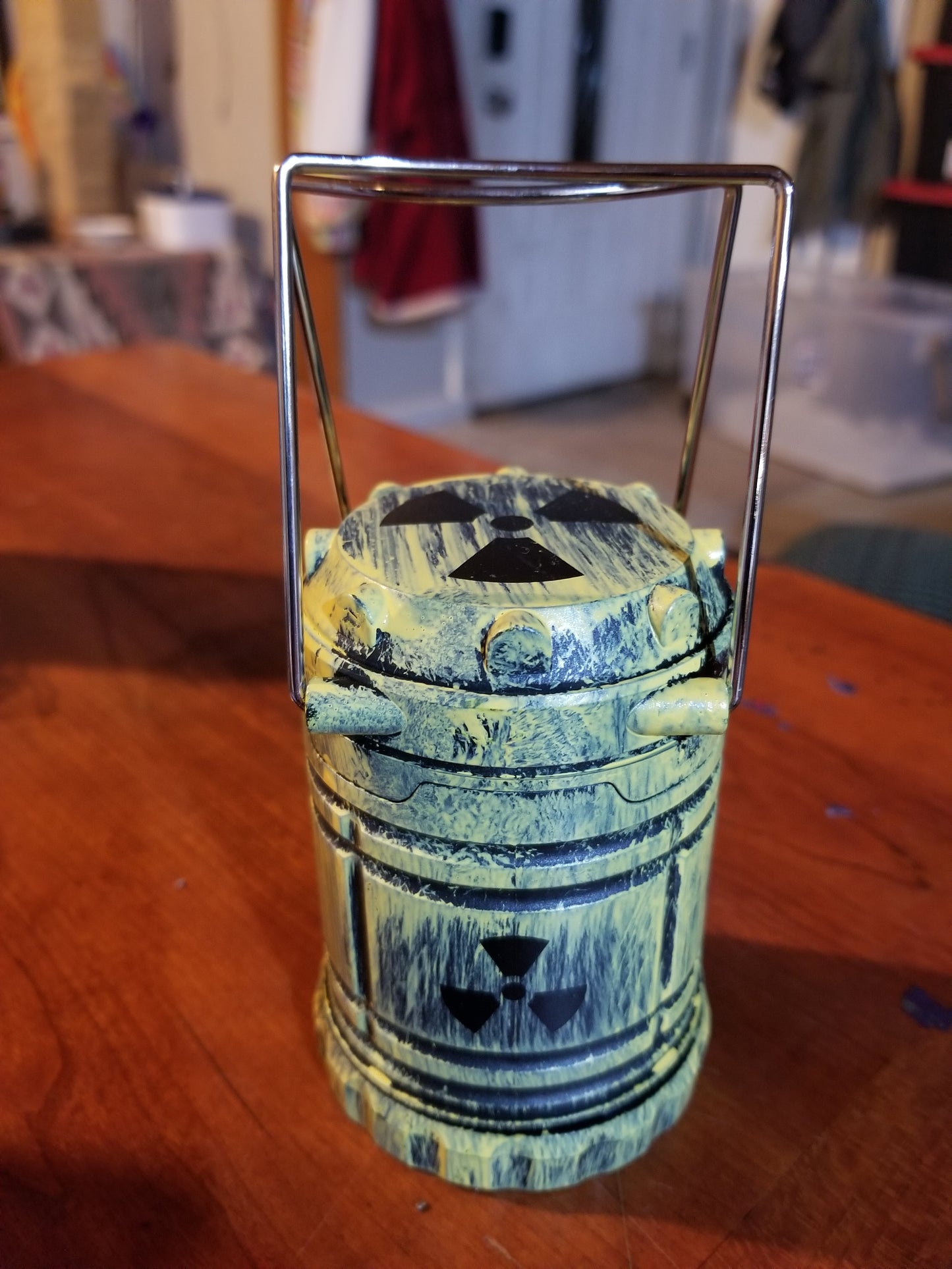 Radioactive Collapsible Lamp Light