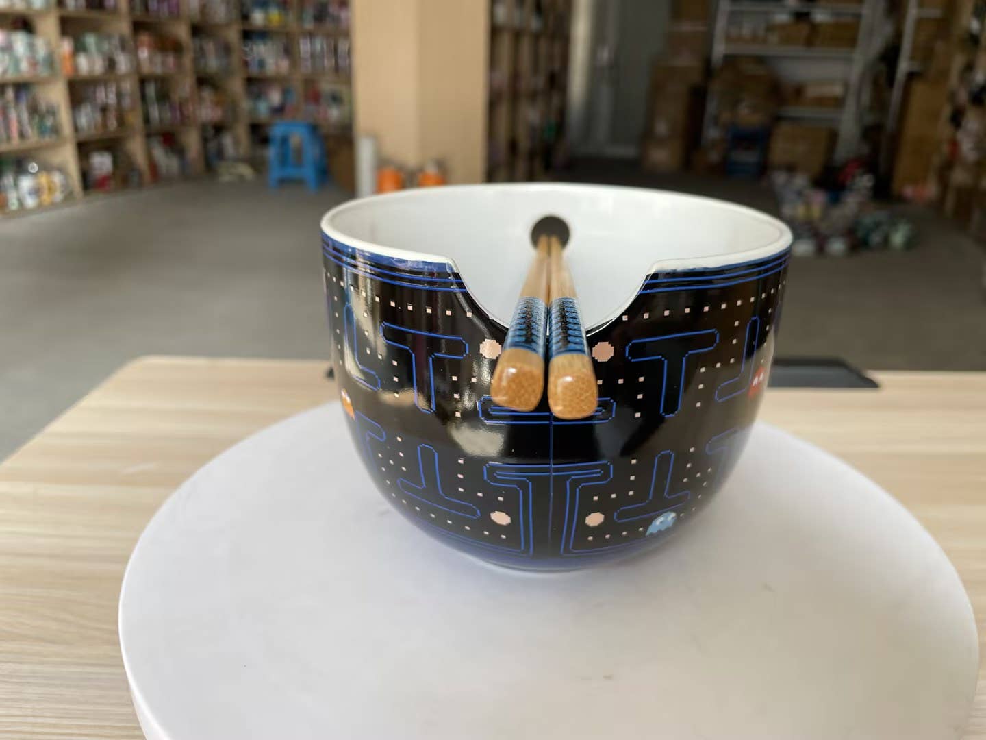 Pacman Game Screen 20oz Ceramic Ramen Bowl with Chopsticks