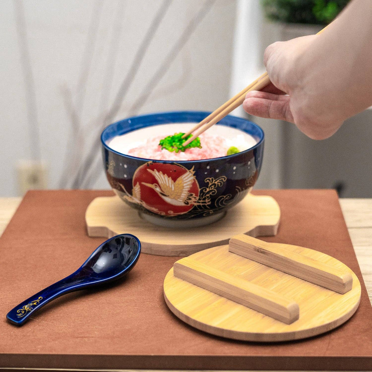 Moon Crane 28oz 6"D Bowl With Chopsticks, Spoon Bamboo Lid and Trivet Set (1/8)