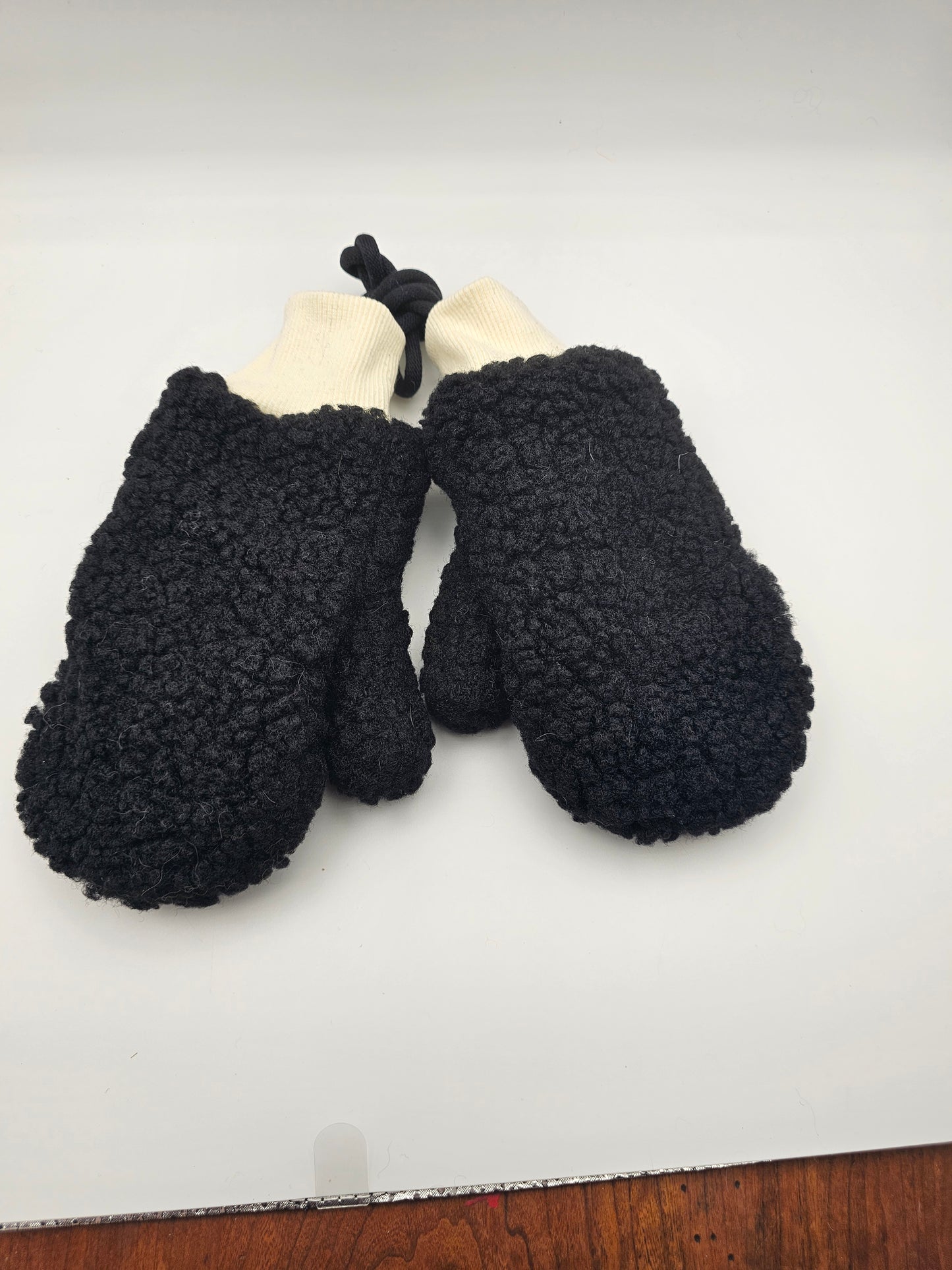 Black Sherpa Mittens Kids